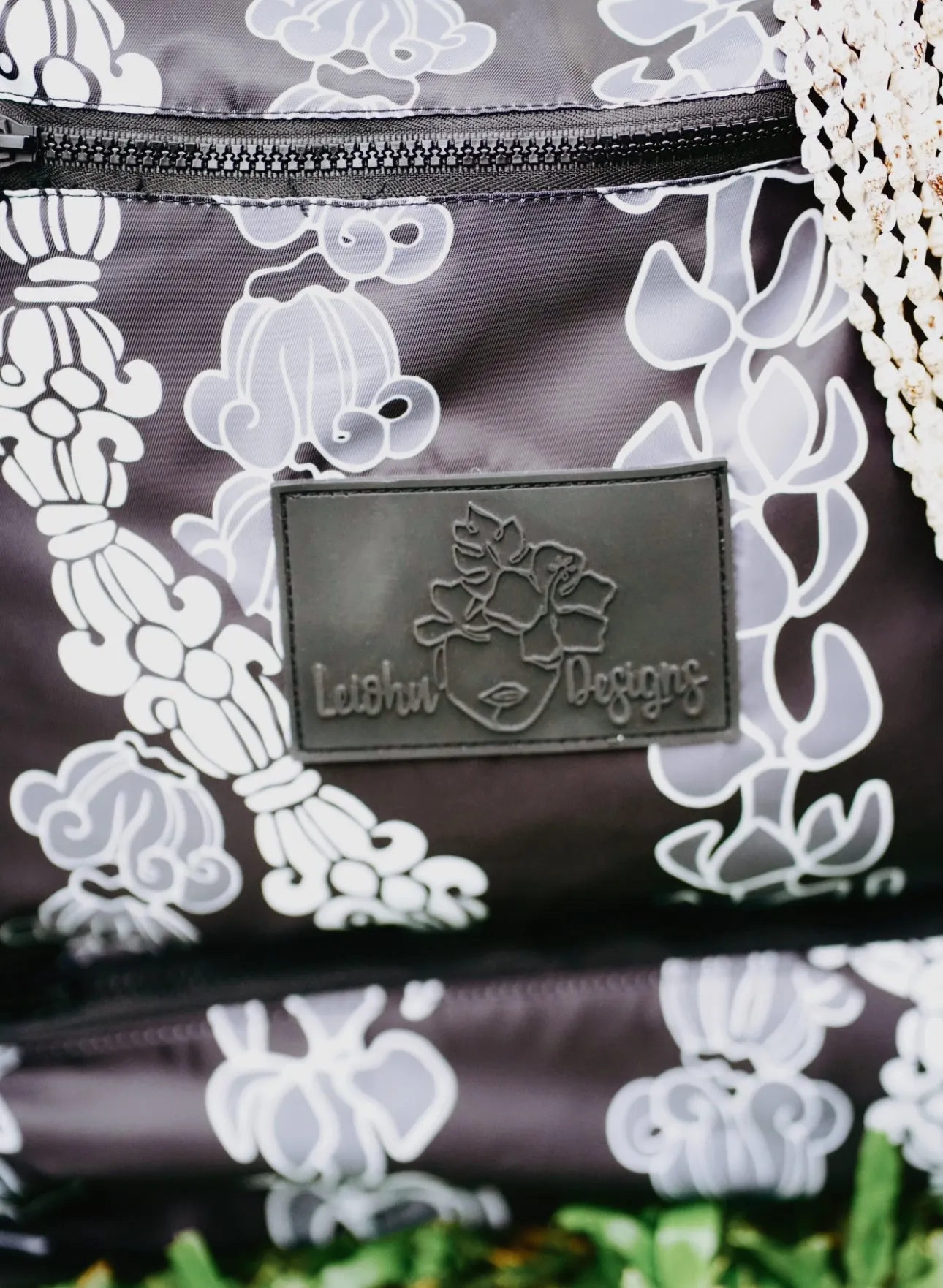 Kahakai - The Weekender 2.0 - Forever Lei - 'Ele'ele