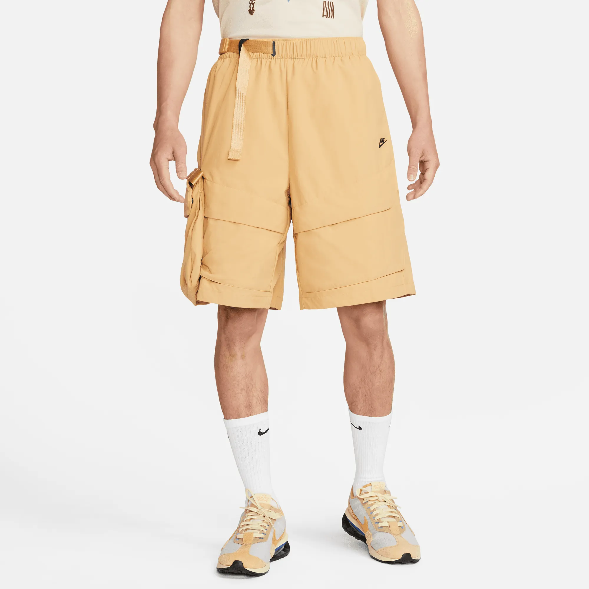 NIKE SW TECH PACK CARGO SHORTS (TWINE)